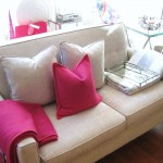 Helsinki Loveseat with Pink (Medium)