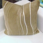 Wave Cushion_20x20 (Medium)